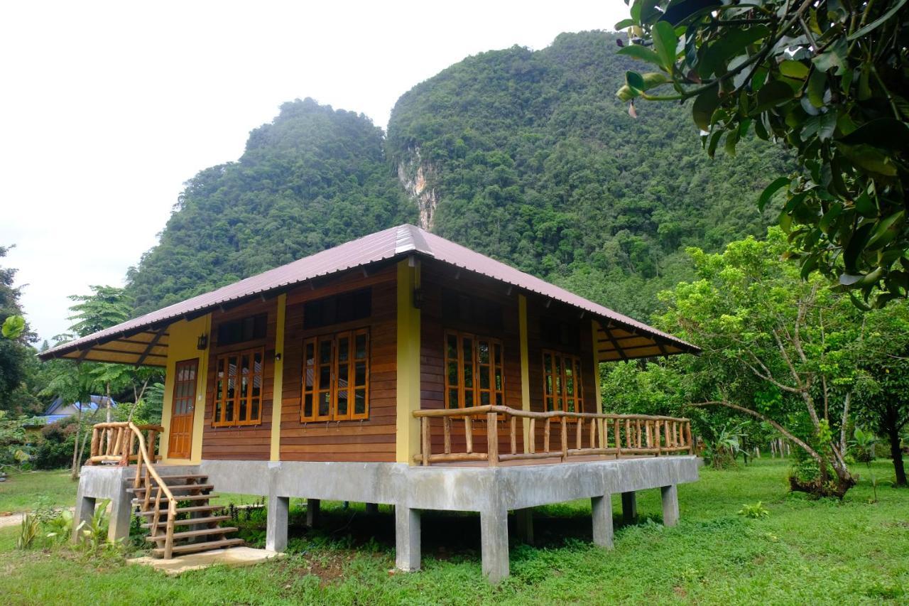 Monkey Mansion - Jungalows & Tours Khao Sok National Park Екстериор снимка