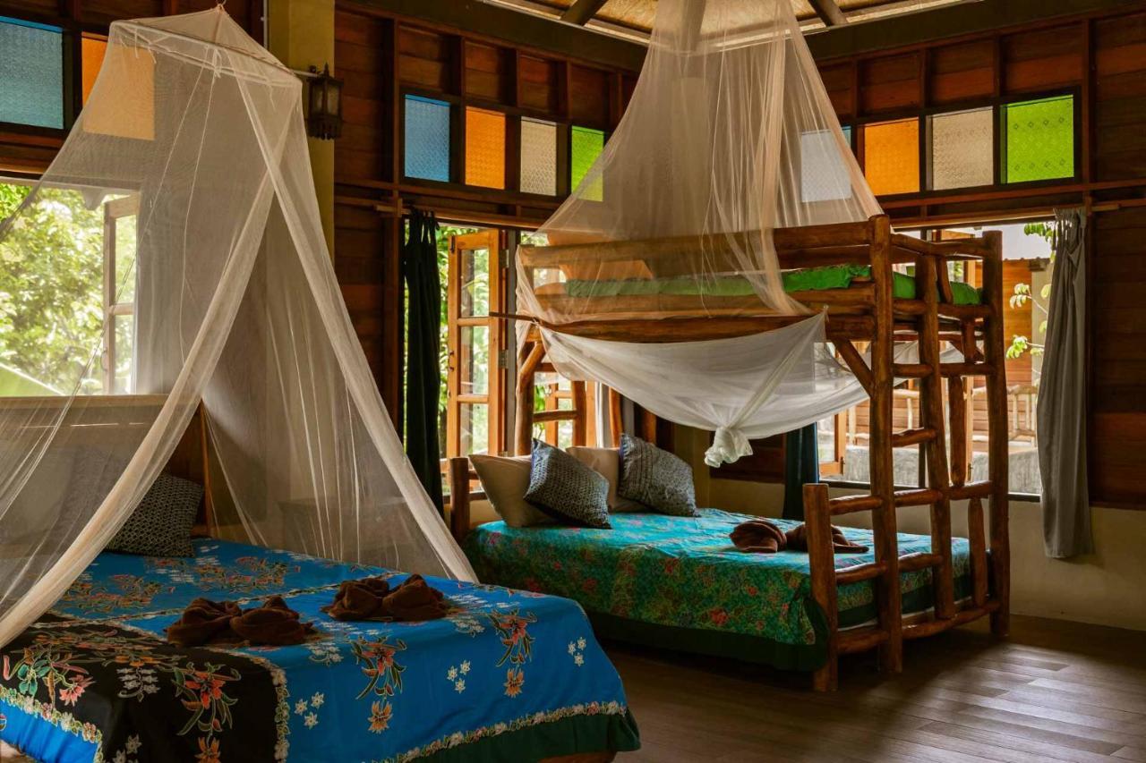 Monkey Mansion - Jungalows & Tours Khao Sok National Park Екстериор снимка