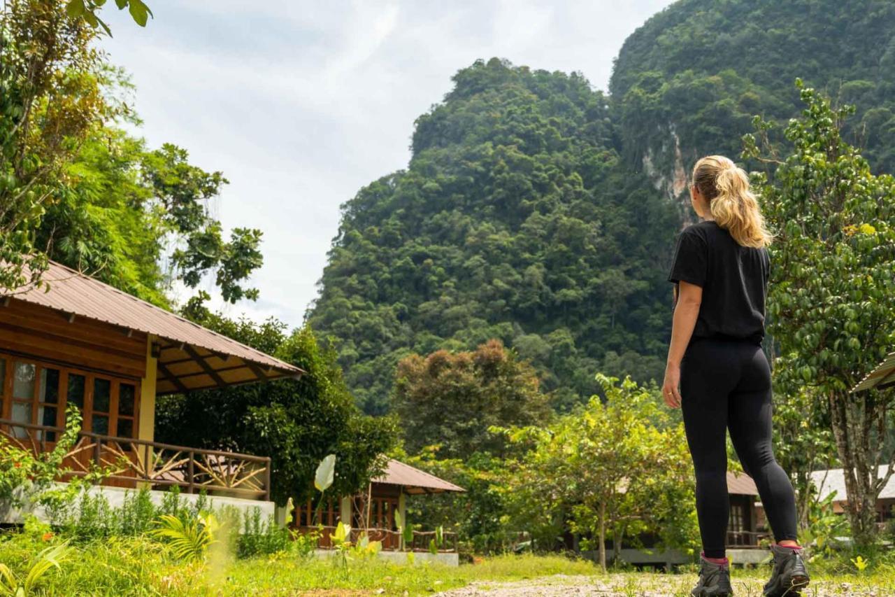 Monkey Mansion - Jungalows & Tours Khao Sok National Park Екстериор снимка